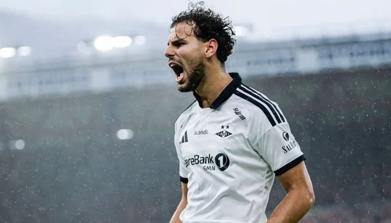 قصة لاعب جزائري بدأ بالفنون القتالية وأصبح هدفاً لأندية أوروبية