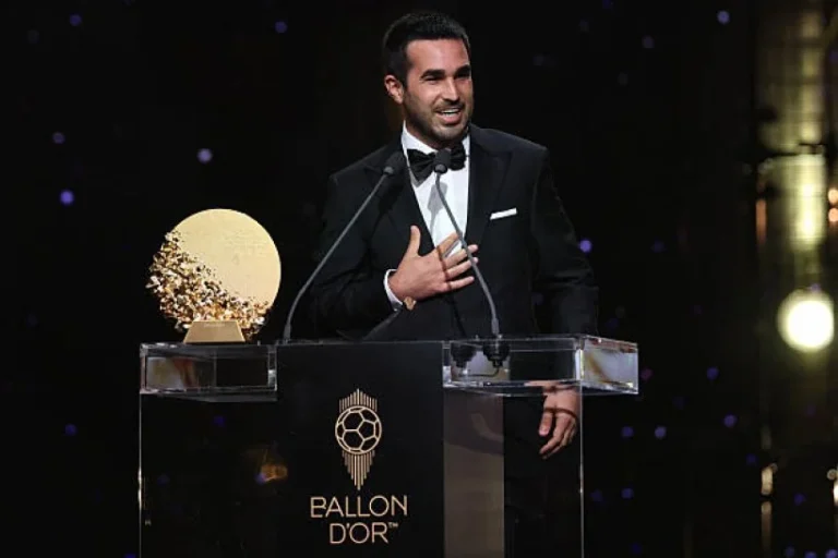 بيري روميو يتوج بجائزة أفضل مدرب لفريق نسائي في العالم لعام 2026