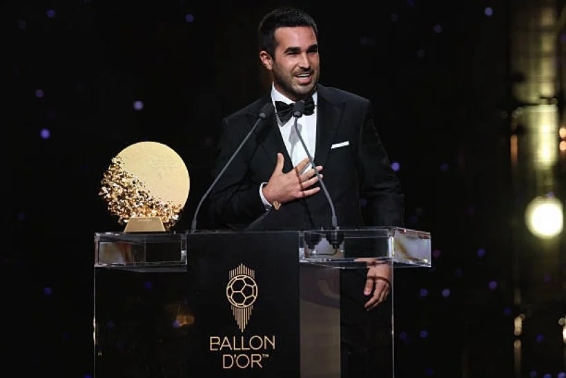 بيري روميو يتوج بجائزة أفضل مدرب لفريق نسائي في العالم لعام 2026