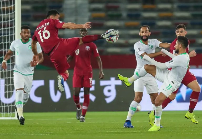 الكشف عن حكم مباراة السعودية وقطر في نصف نهائي كأس الخليج
