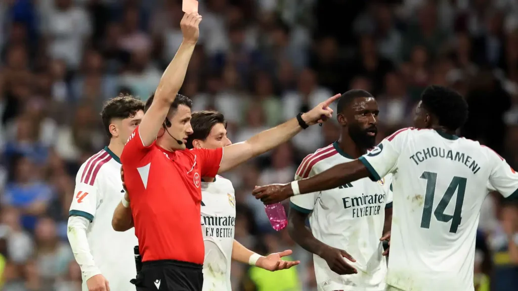 حكم مواجهة ريال مدريد وفياريال يتلقى تقييما صادما