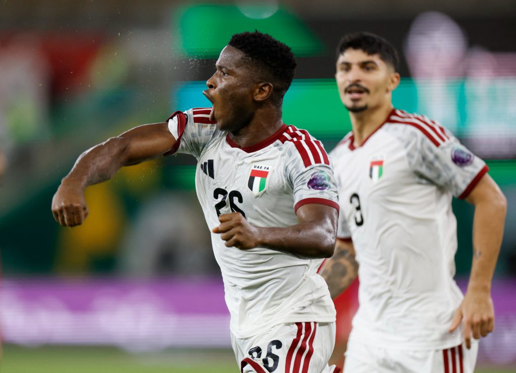 الإمارات تتجاوز عُمان وتضرب موعدًا مع السعودية في نهائي خليجي 27 (فيديو)