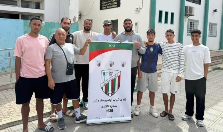 شباب أولمبيك وزان يحتج أمام باشوية المدينة ويطالب بحلول عاجلة لوضعية الفريق