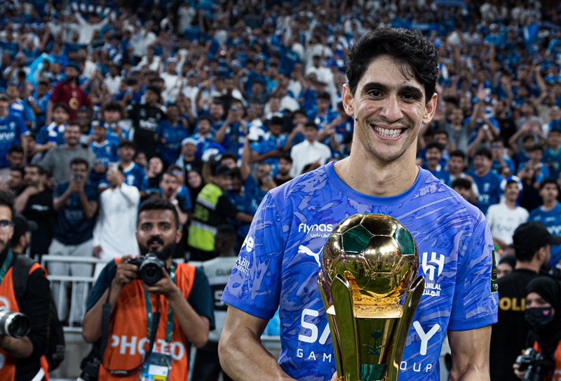 هل يرحل ياسين بونو عن الهلال السعودي ؟