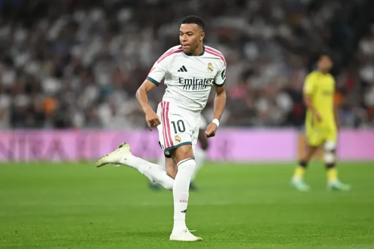 مبابي على أعتاب رقم تاريخي يتجاوز به ميسي في دوري أبطال أوروبا