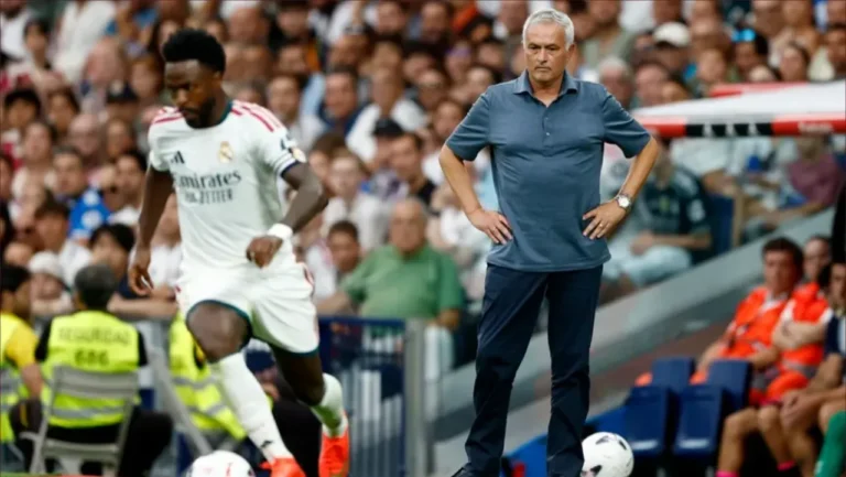 رسالة مؤثرة من مورينيو إلى جماهير ريال مدريد بشأن فينيسيوس