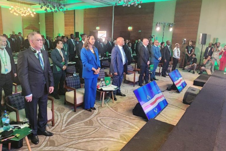 لقجع يشارك في رسم مستقبل الكرة الإفريقية من جزيرة سال